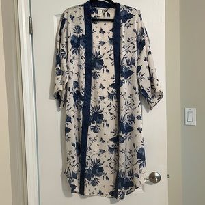 H&M Long kimono style overpiece. Light beige with blue flowers Xs/s. Never worn
